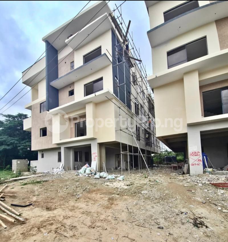 4 bedroom House for sale Obanikoro Shomolu Lagos - 7