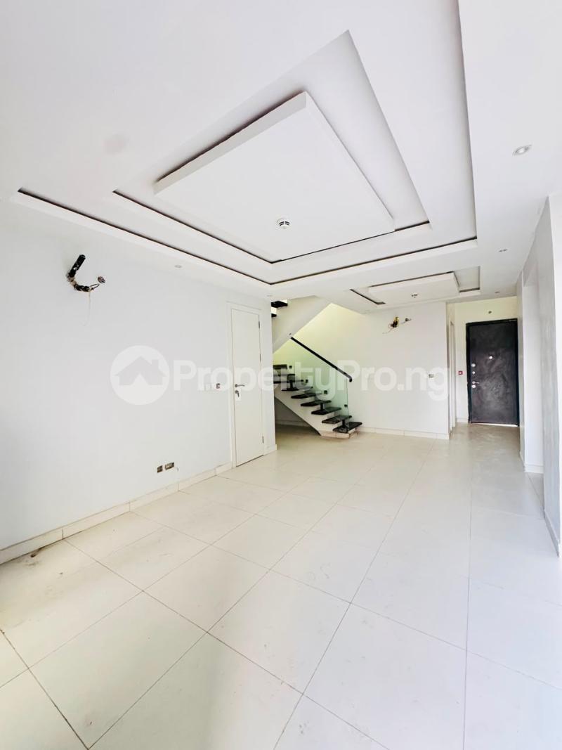 4 bedroom House for rent Chevron Lekki Lagos