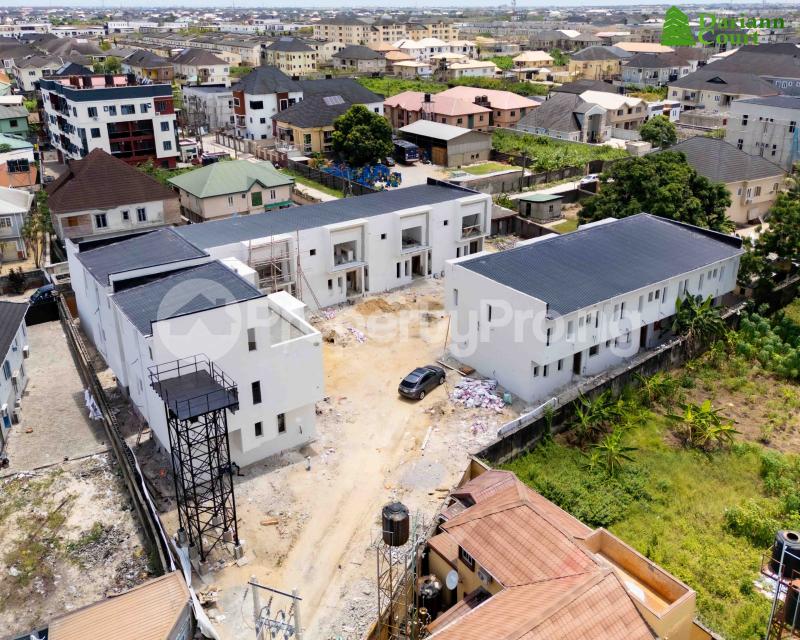 4 bedroom House for sale Darian’s Court, Off Lekki-Epe Expressway Ajah Lagos