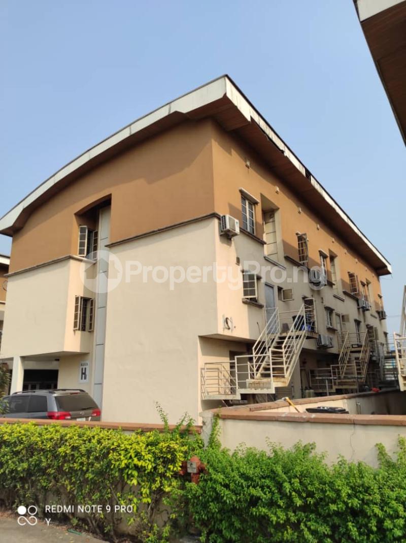 4 bedroom House for sale Mutual Alpha Court Estate, Surulere, Lagos. Surulere Lagos