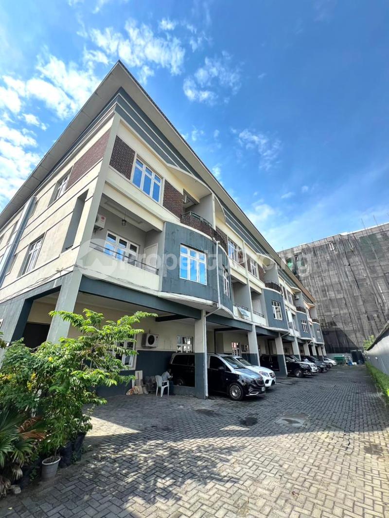 4 bedroom House for rent ONIRU Victoria Island Lagos