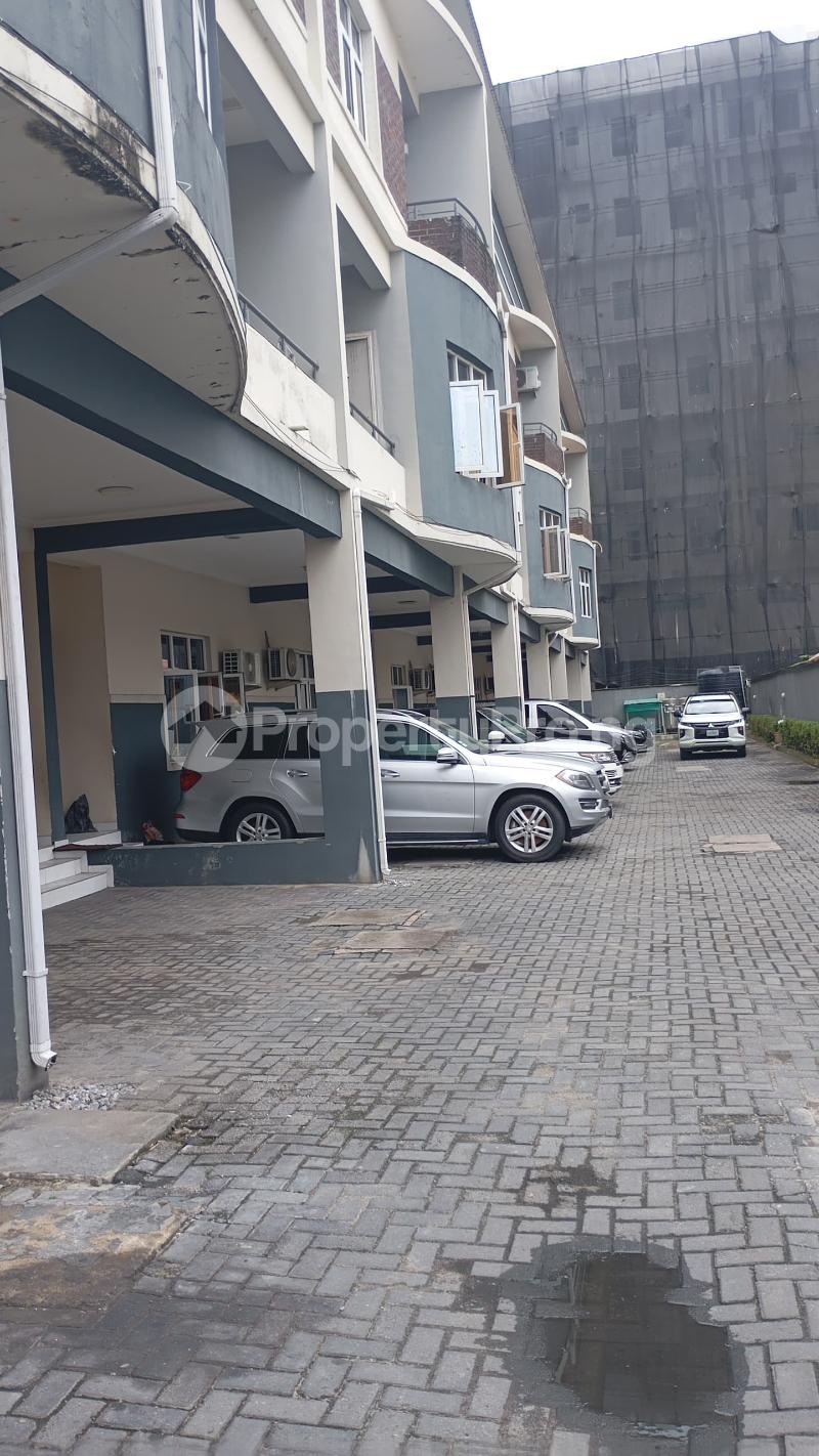 4 bedroom House for rent ONIRU Victoria Island Lagos