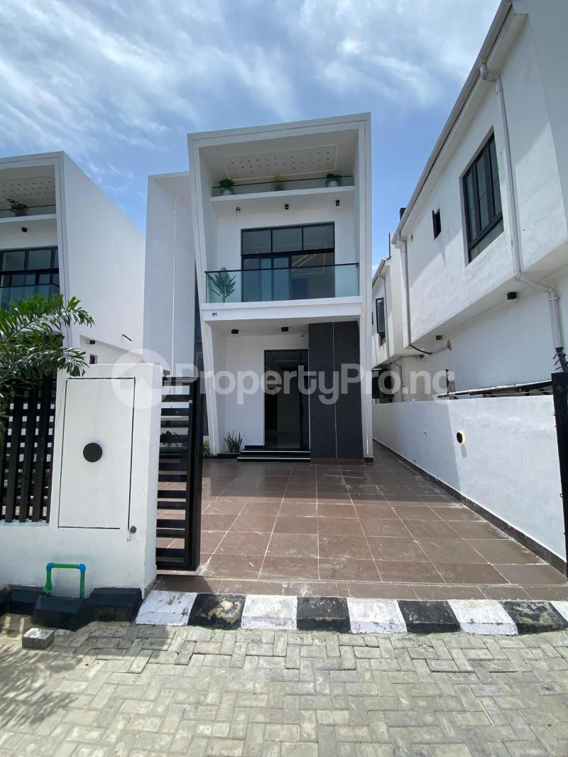 4 bedroom House for sale Orchid Road Lekki Lagos
