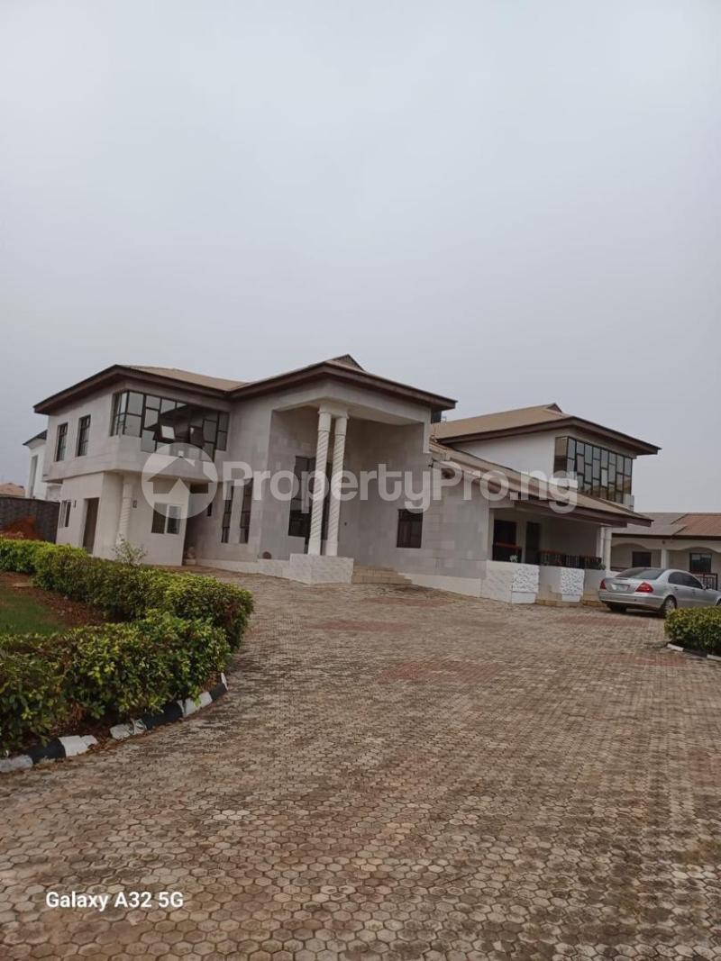 4 bedroom House for sale Etete Layout Road Central Edo