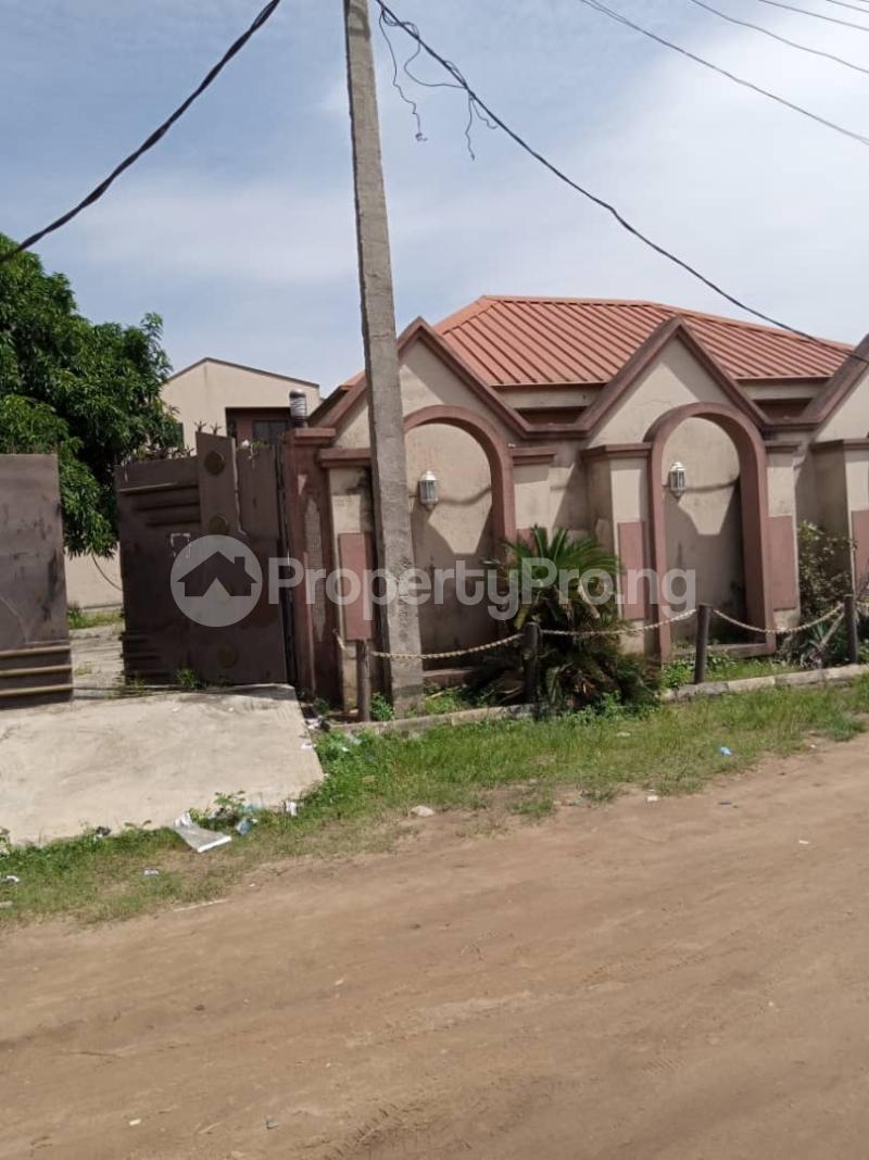 House for sale Afolabi Bus Stop, Lasu Isheri Express Road, Ikotun/Igando Lagos