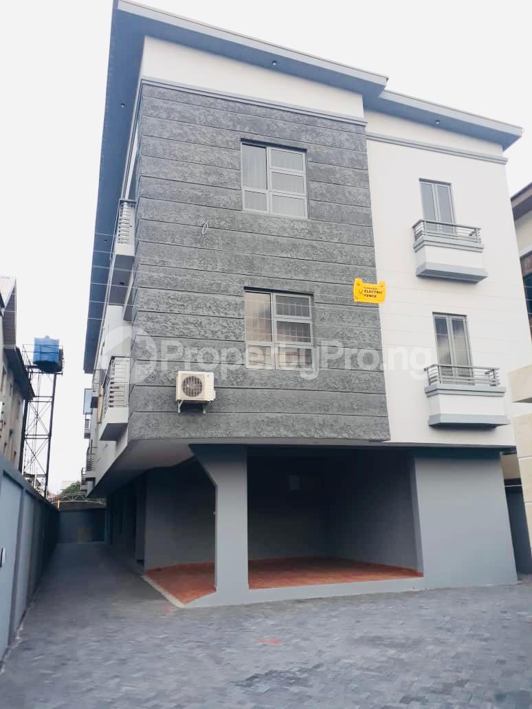 4 bedroom House for sale Off Admiralty Lekki Phase 1 Lekki Lagos