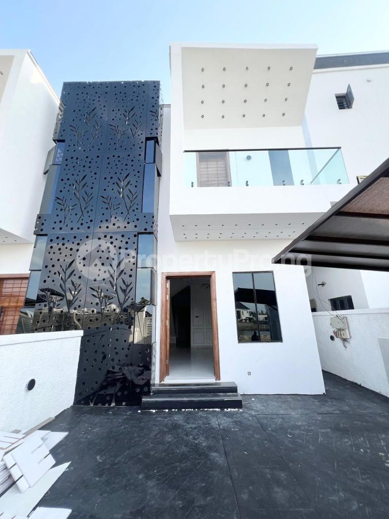 4 bedroom House for sale 2nd Toll Gate Lekki Lagos