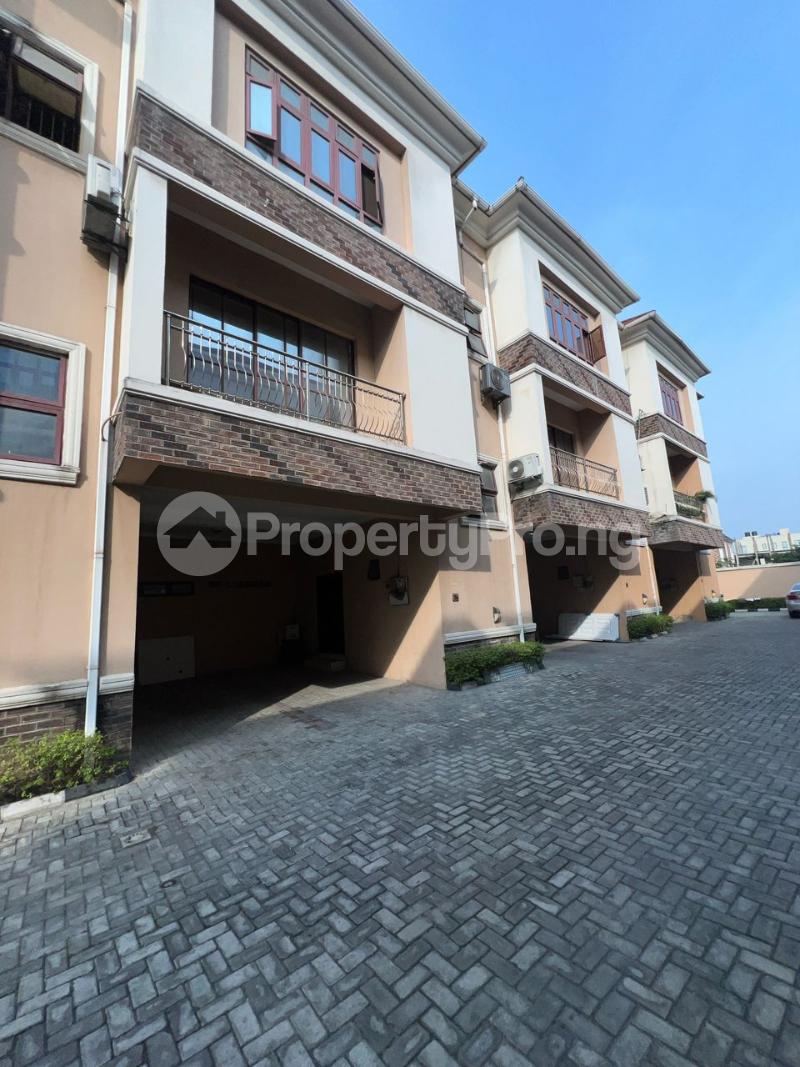 4 bedroom House for sale Osapa London / Jakande Osapa london Lekki Lagos