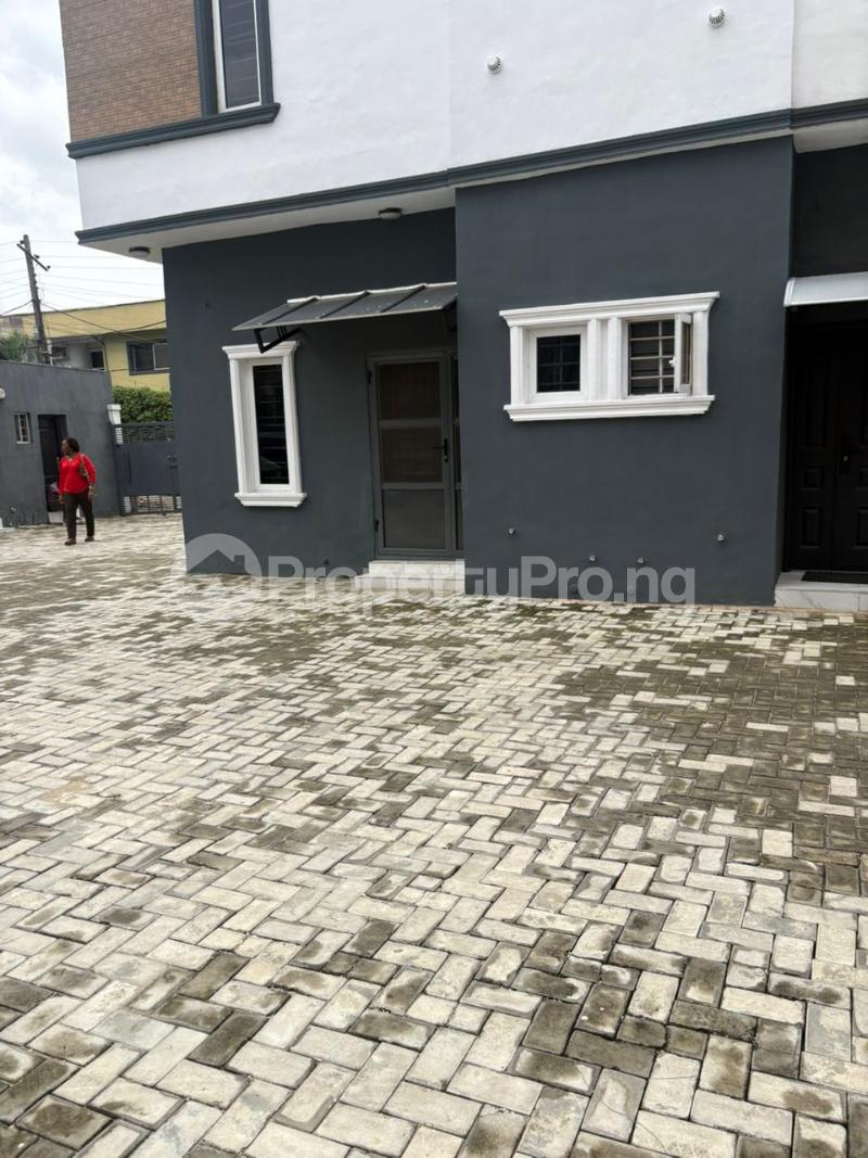 4 bedroom House for sale Anthony Village Maryland Lagos