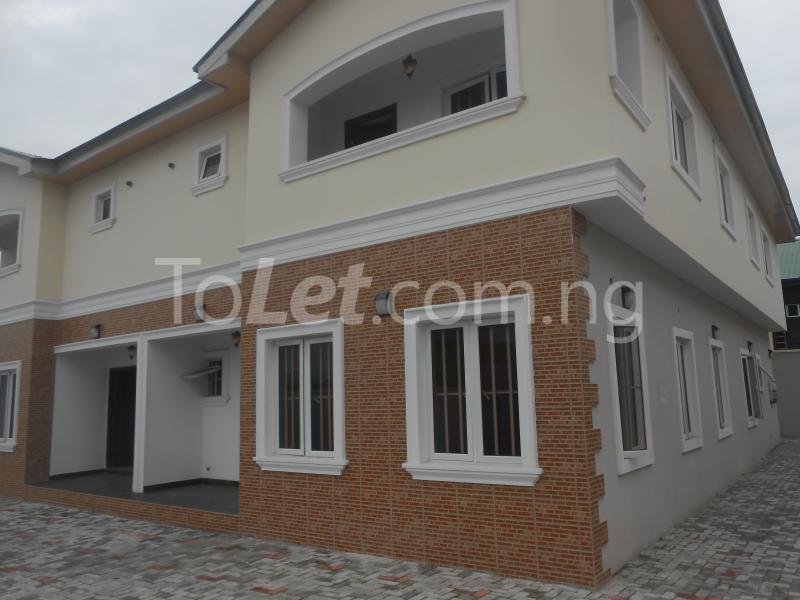 4 bedroom House for rent Obanikoro Ikorodu road(Ilupeju) Ilupeju Lagos