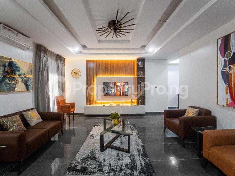 5 bedroom House for shortlet Admiralty Road Lekki Lagos