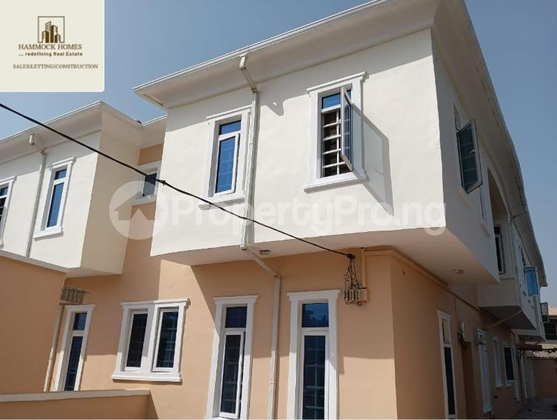 8 bedroom House for sale Alakia, By Optimed Pharmacy Alakia Ibadan Oyo