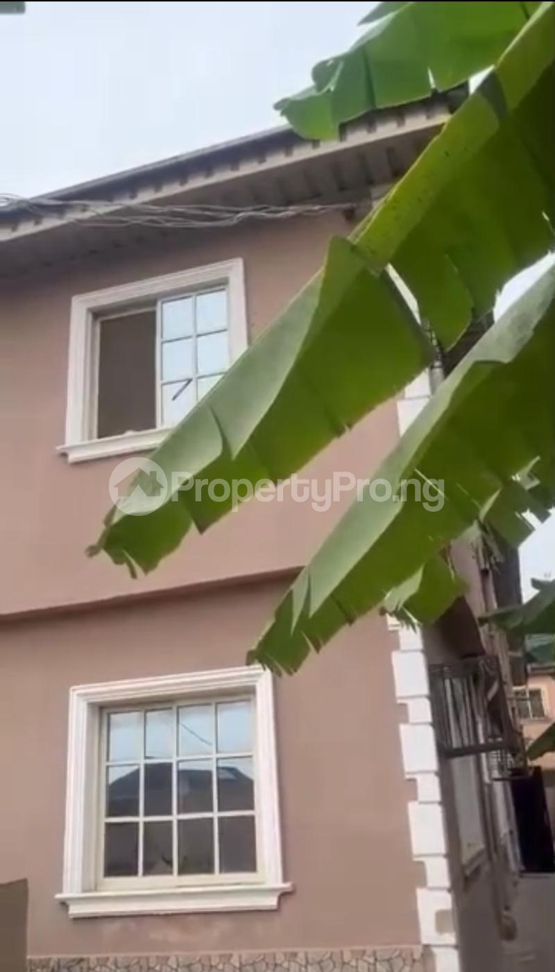 House for sale O" Mark Bus Stop Offlasu Isheri Road Ikotun/Igando Lagos