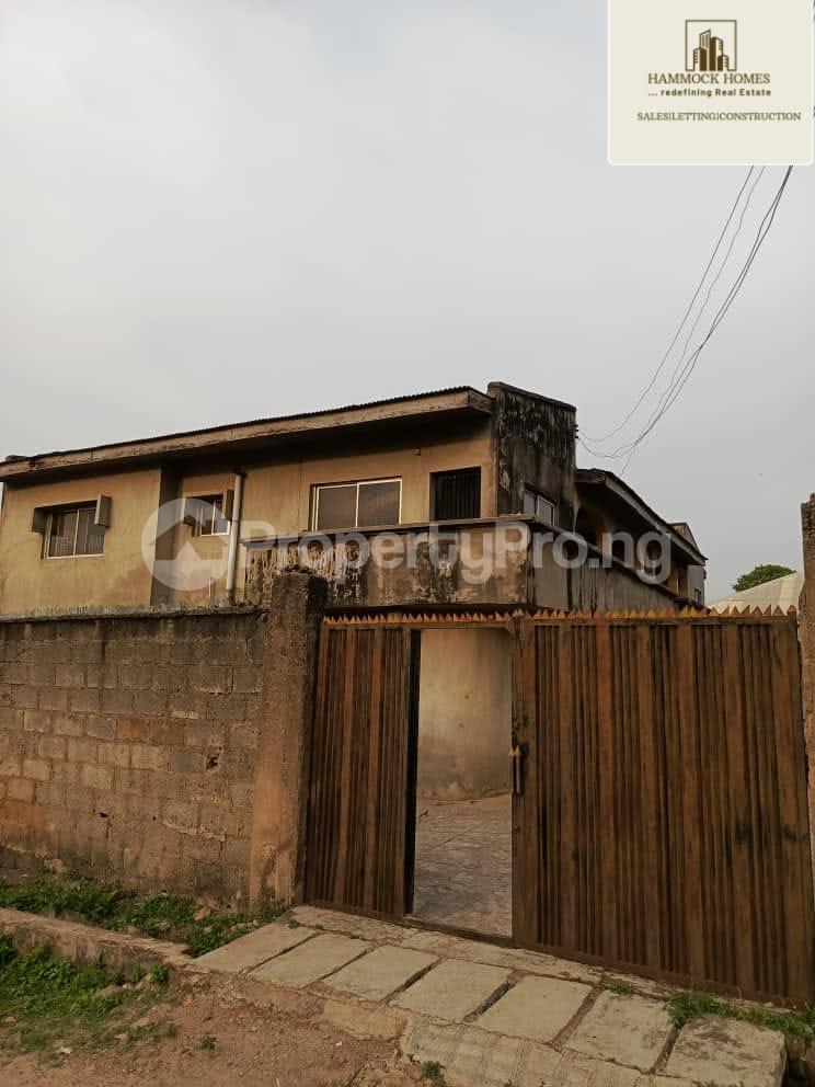 10 bedroom House for sale New Ife Road Road Alakia Papa Olosan, Iyere Street. Alakia Ibadan Oyo