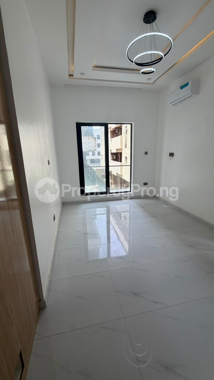 5 bedroom House for sale Osapa london Lekki Lagos