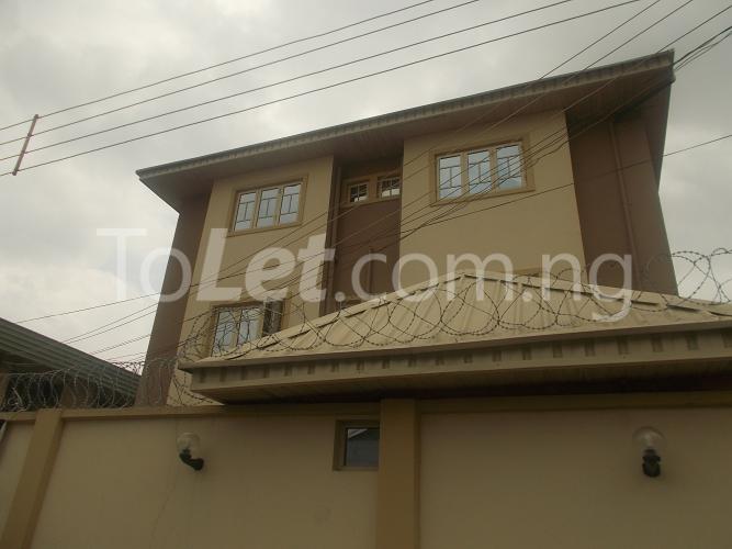 3 bedroom Flat / Apartment for rent 6 Bailey Close Shomolu Shomolu Lagos