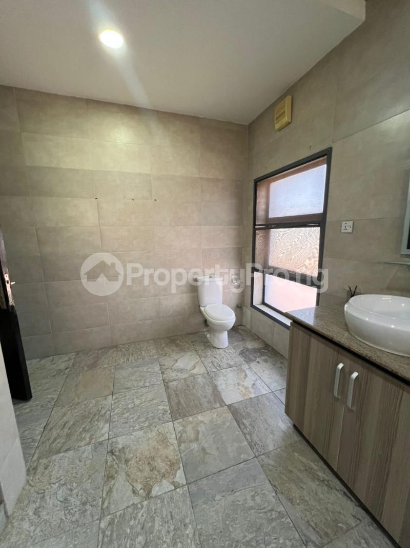 4 bedroom House for rent ONIRU Victoria Island Lagos
