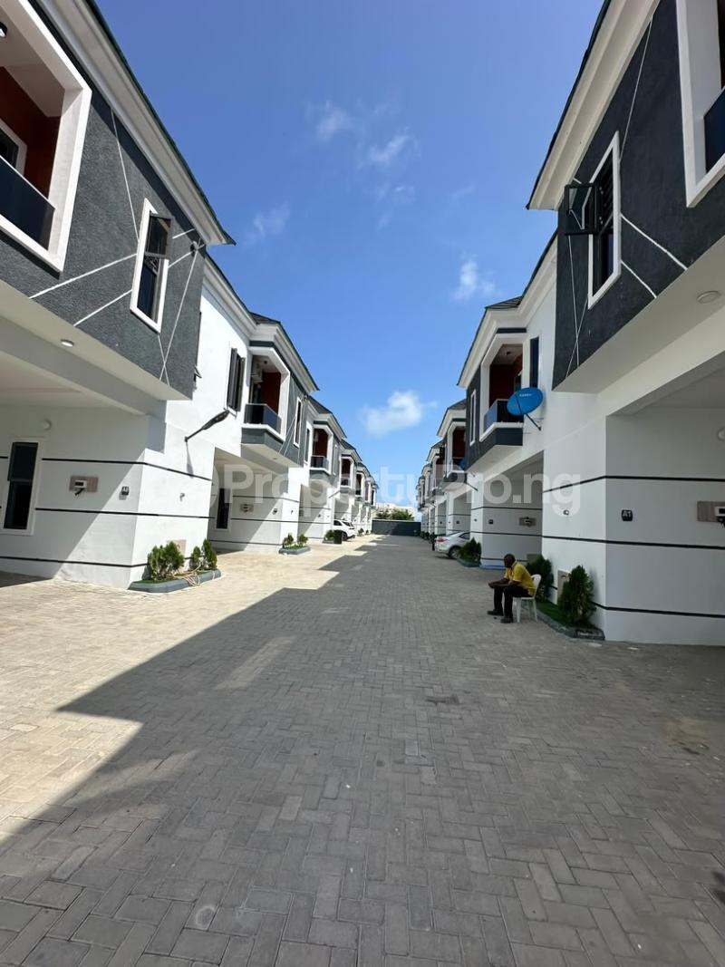 4 bedroom House for rent Mobil Road Ajah Lagos