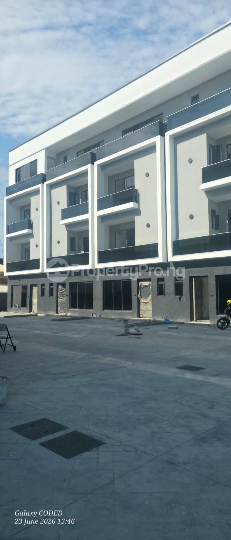 4 bedroom House for rent Admiralty Road Lekki Lagos