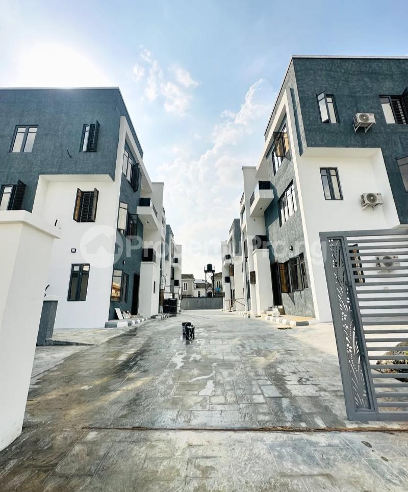 4 bedroom House for sale (okupe Est) Maryland Lagos