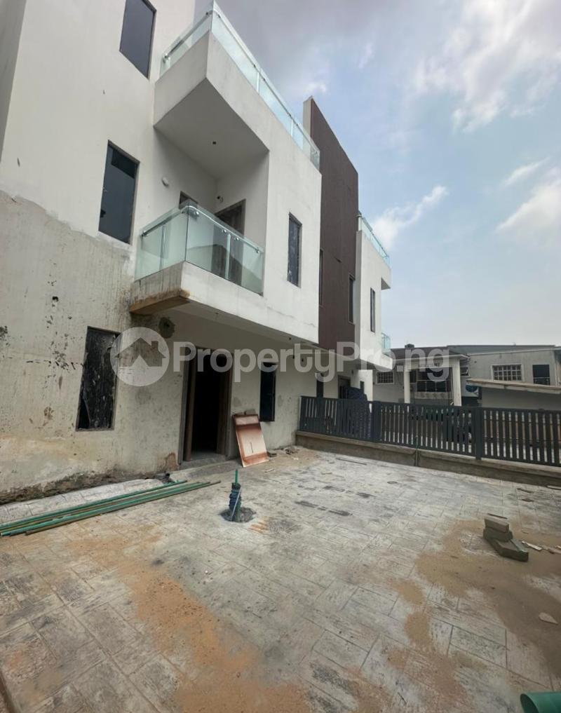4 bedroom House for sale Millenuim/UPS Gbagada Lagos