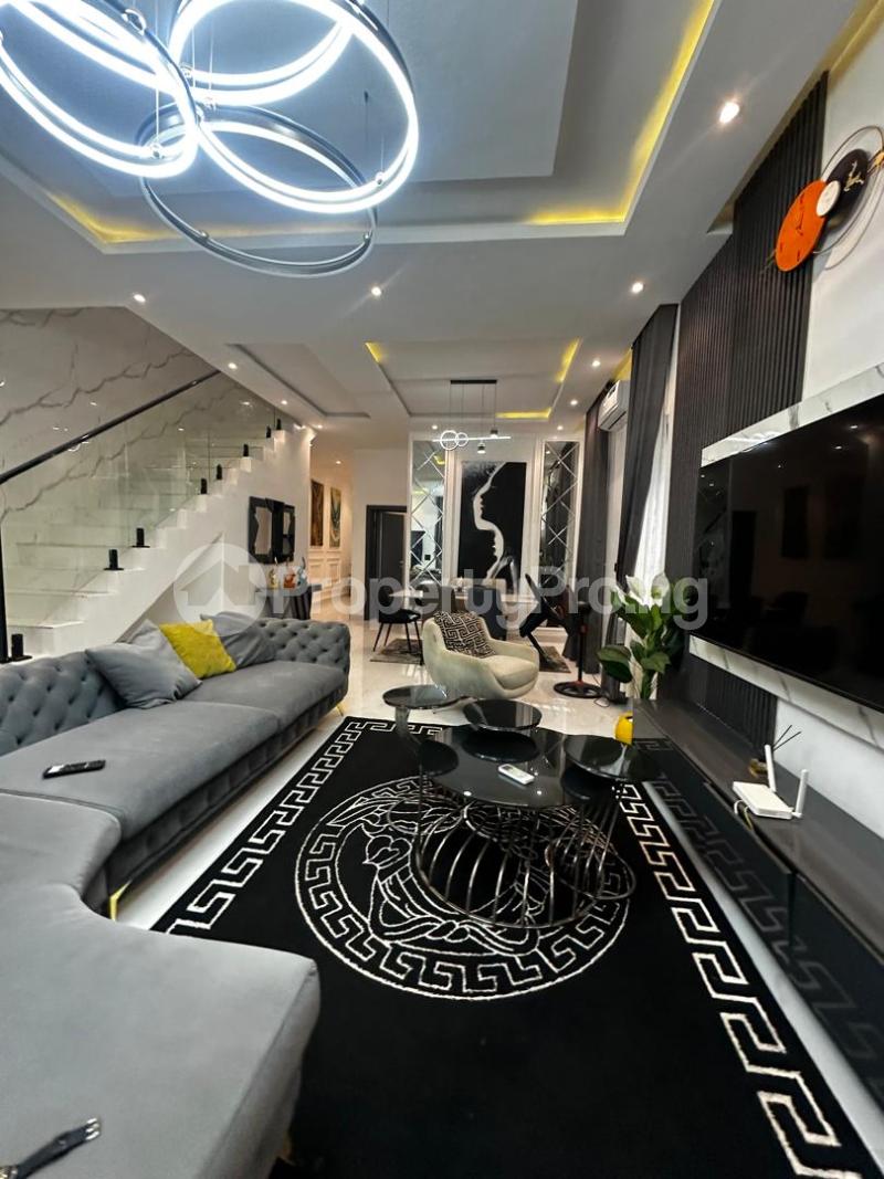4 bedroom House for rent Mende Maryland Lagos