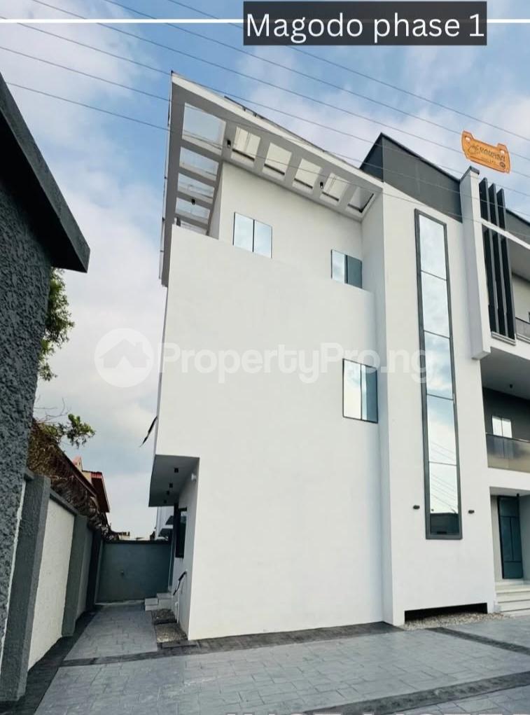 4 bedroom House for sale Magodo GRA Phase 1 Ojodu Lagos