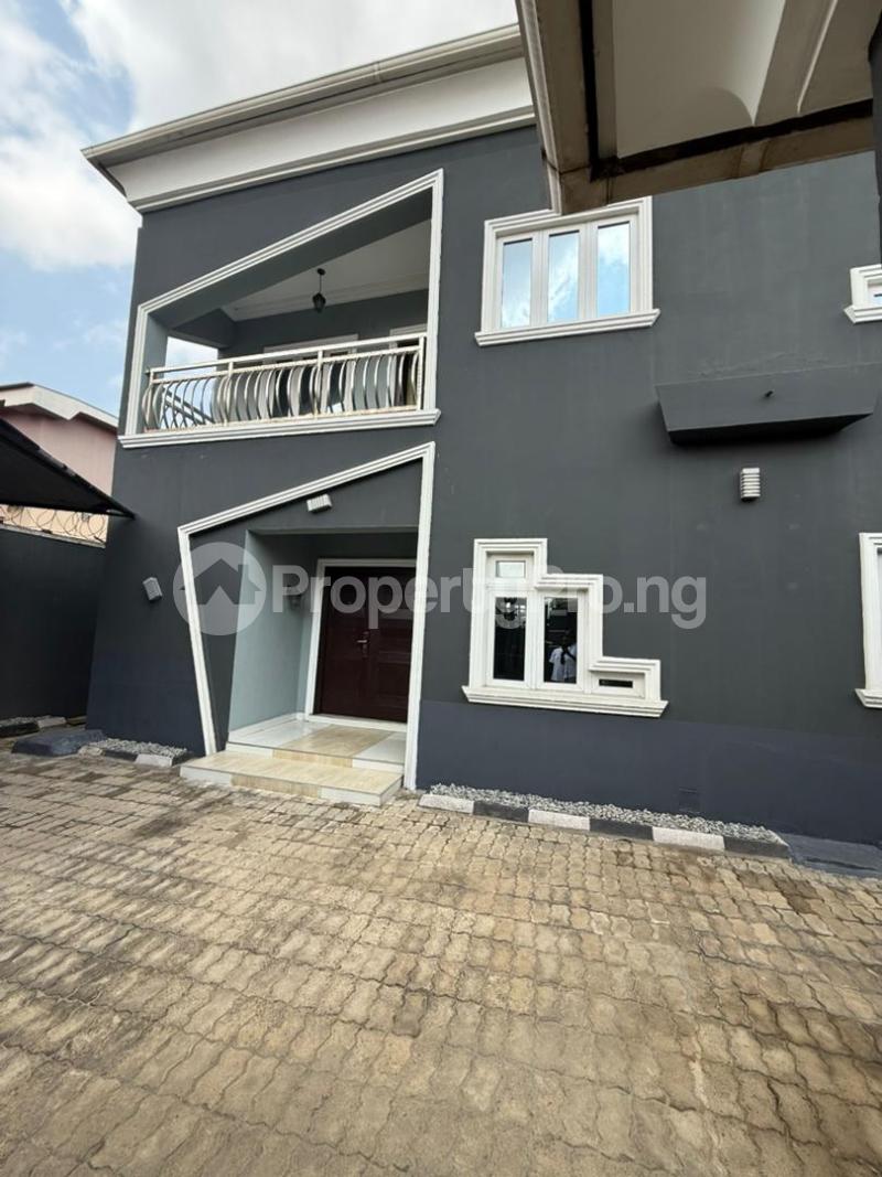 4 bedroom House for rent (olaleye New Town Est) Iponri Surulere Lagos