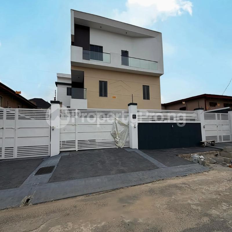 4 bedroom House for sale Ogba Lagos
