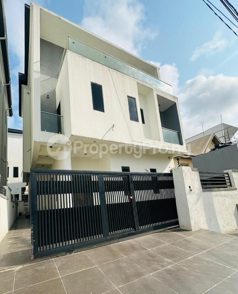 4 bedroom House for sale Amuwo Odofin Lagos