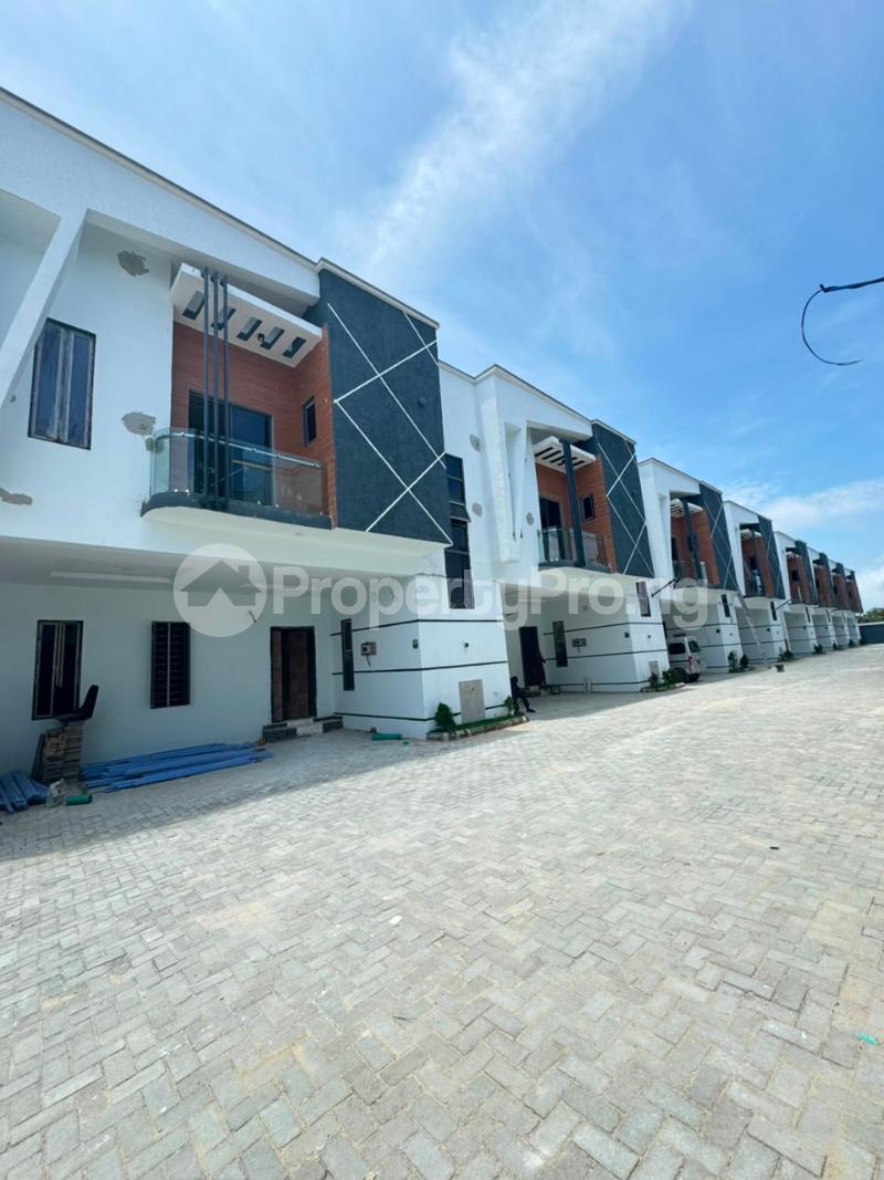 4 bedroom House for sale Mobil Road Ajah Lagos