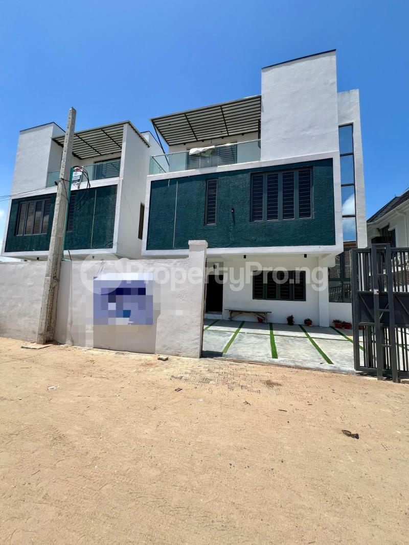 4 bedroom House for sale Ologolo Lekki Lagos