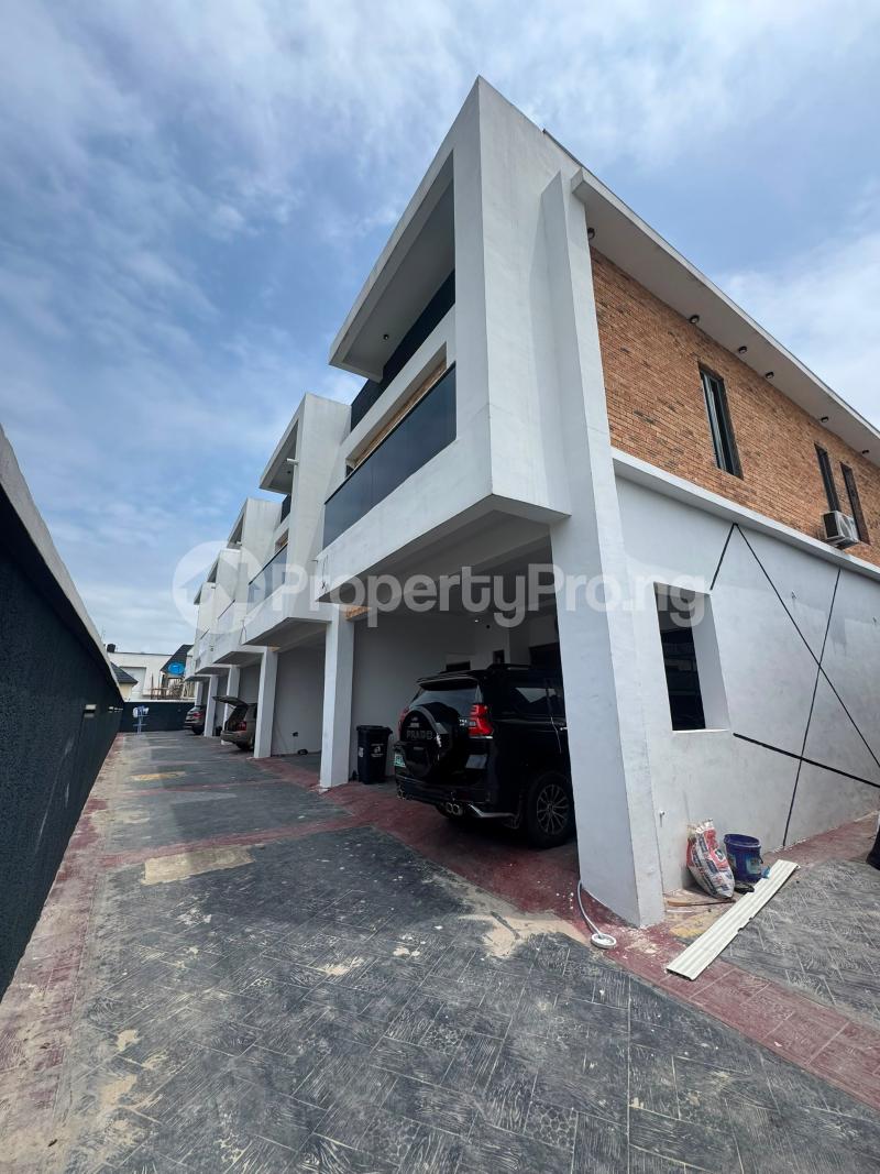 4 bedroom House for sale Ologolo Lekki Lagos
