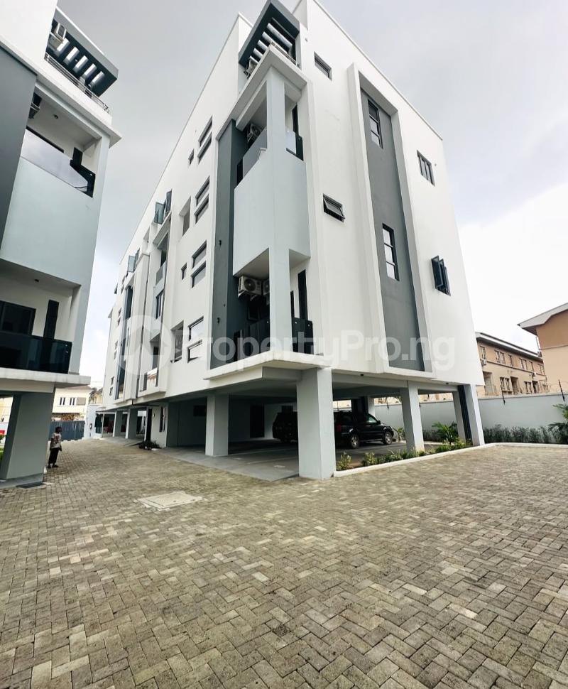 4 bedroom House for sale (olaleye New Town Est) Iponri Surulere Lagos