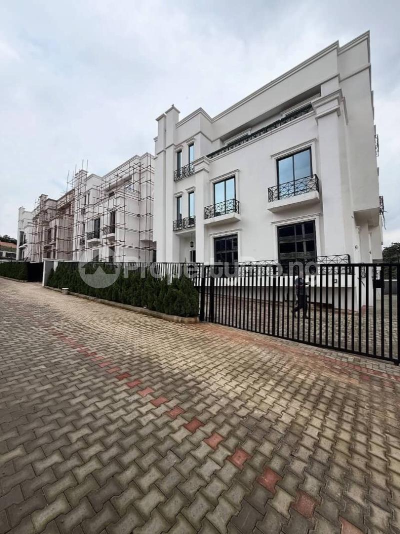 4 bedroom House for sale Guzape Main, Guzape Abuja