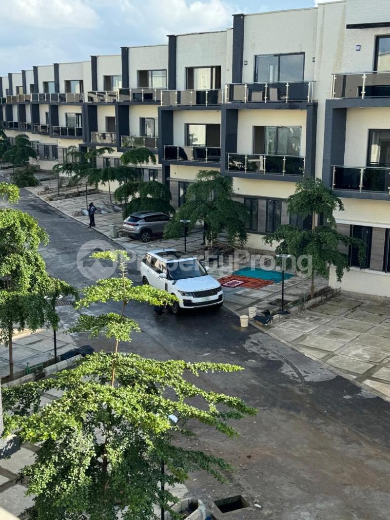 4 bedroom House for sale Jahi Gilmore ,very Close To Wuse 2, Jahi Abuja