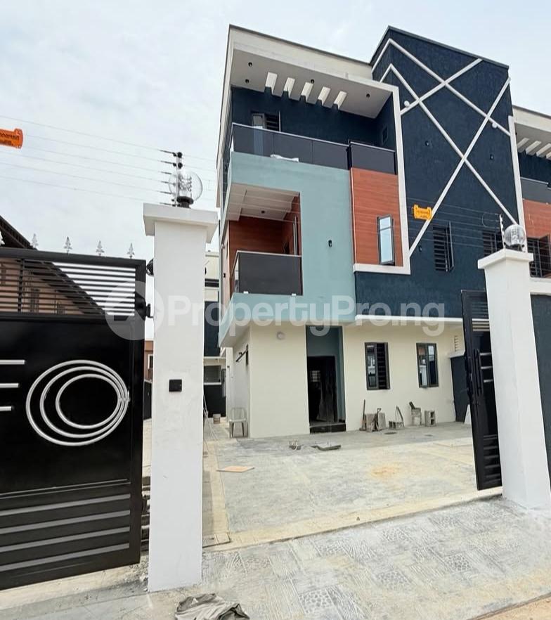 4 bedroom House for sale Millenuim/UPS Gbagada Lagos