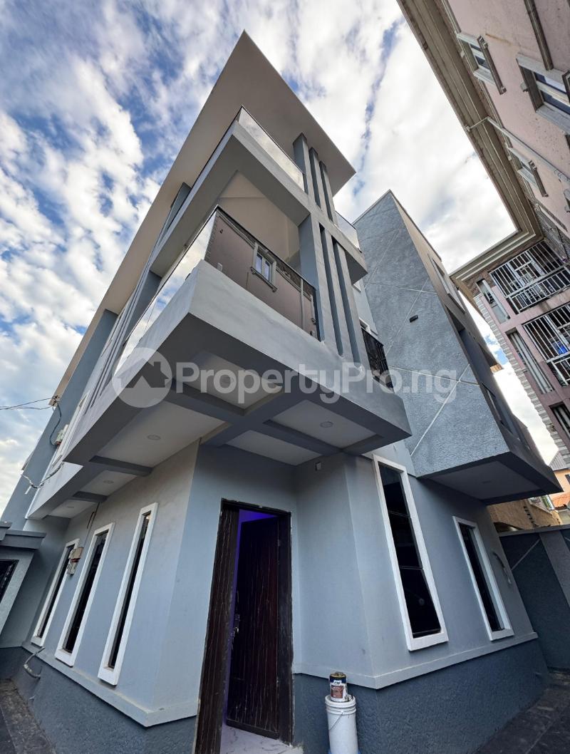 4 bedroom House for sale Ebute Metta Yaba Lagos