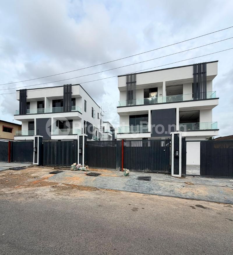 4 bedroom House for sale Omole phase 2 Ojodu Lagos