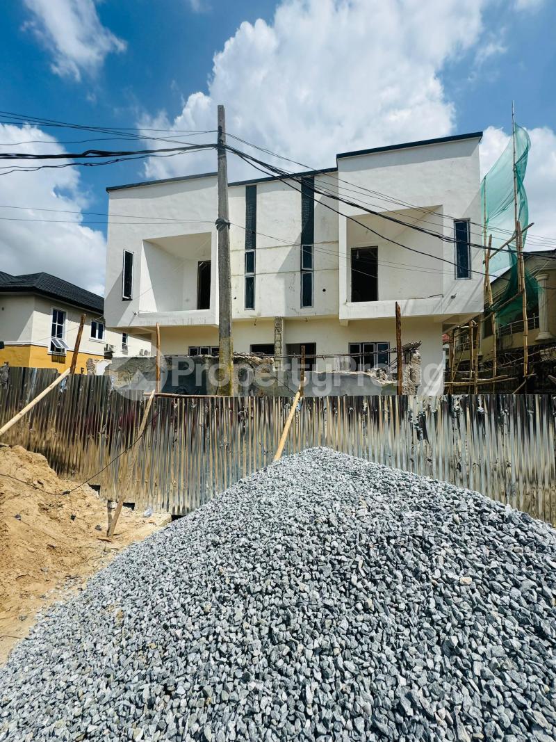 4 bedroom House for sale Millenuim/UPS Gbagada Lagos