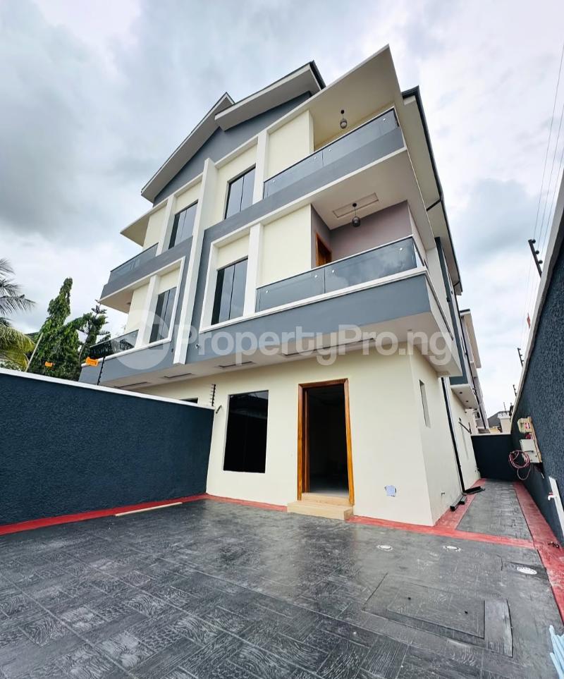 4 bedroom House for sale Phase I Est, Magodo Kosofe/Ikosi Lagos