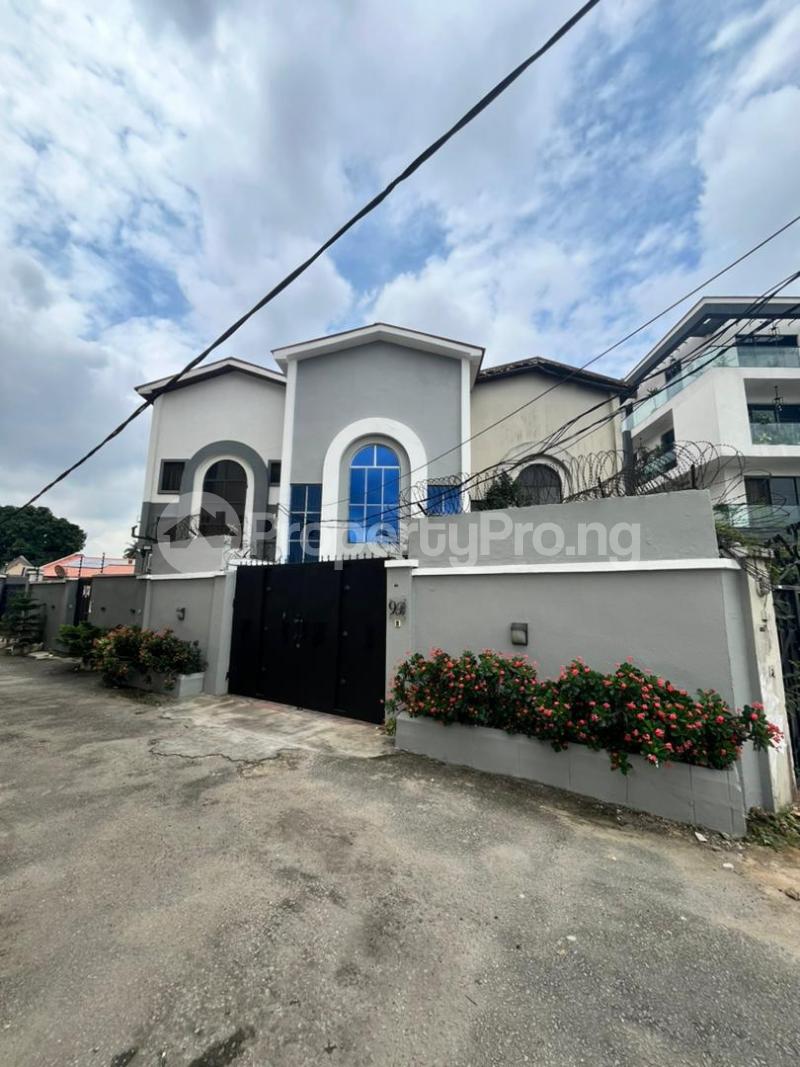 4 bedroom House for sale Shonibare Estate Maryland Lagos