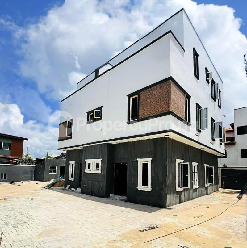 4 bedroom House for sale Ajao Est, Anthony Village Maryland Lagos
