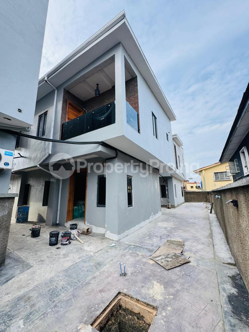4 bedroom House for sale Surulere Lagos