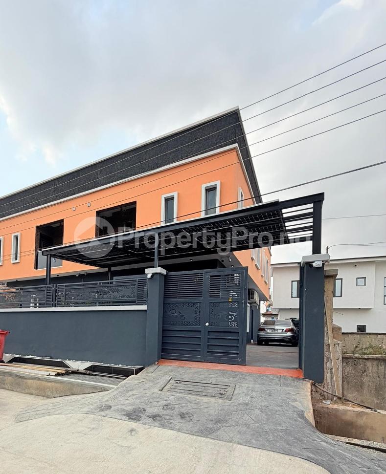 4 bedroom House for sale (in An Estate) Gbagada Lagos