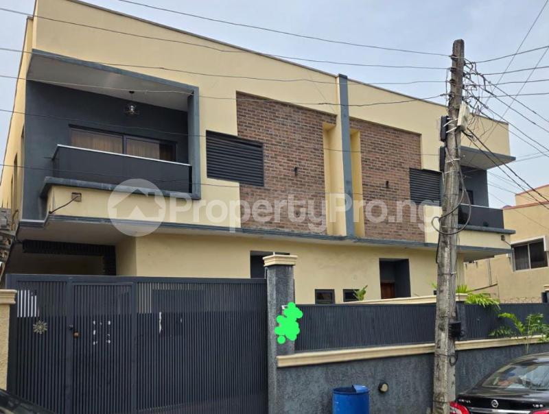 4 bedroom House for sale Maryland Lagos