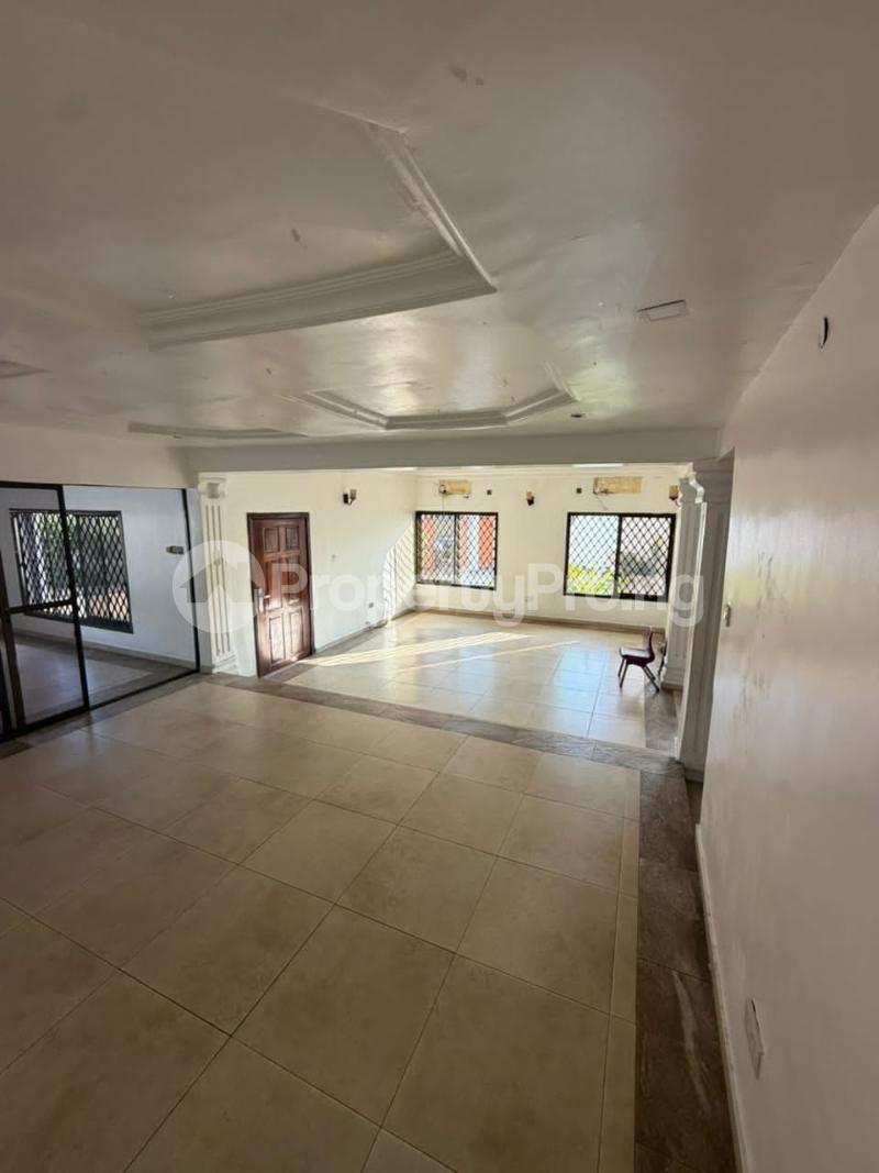 4 bedroom House for rent (lanre Awolokun) Gbagada Lagos
