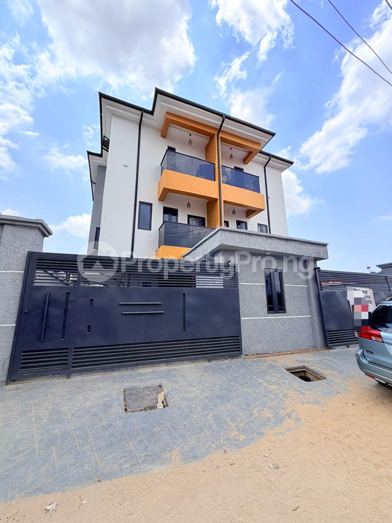 4 bedroom House for sale Surulere Lagos