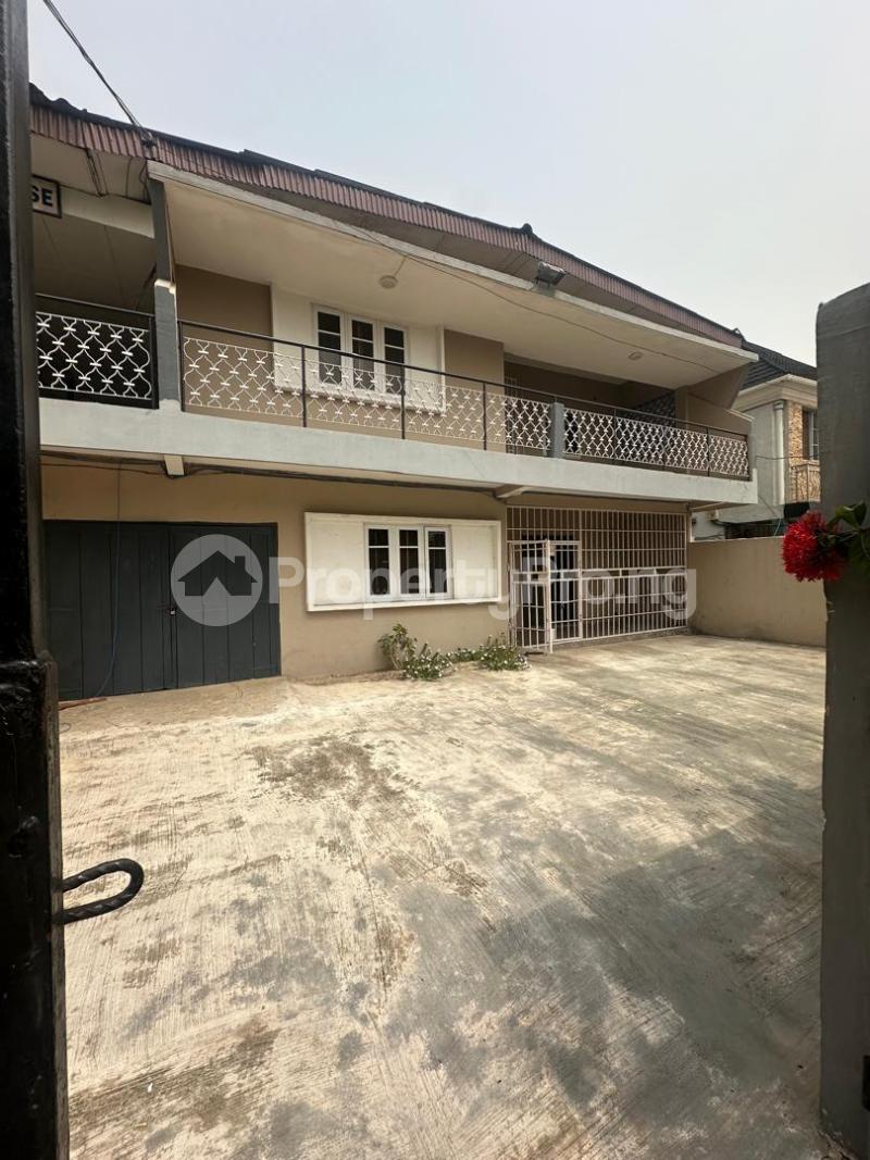 4 bedroom House for rent Ilupeju Lagos