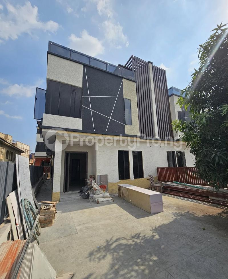 4 bedroom House for sale Millenuim/UPS Gbagada Lagos